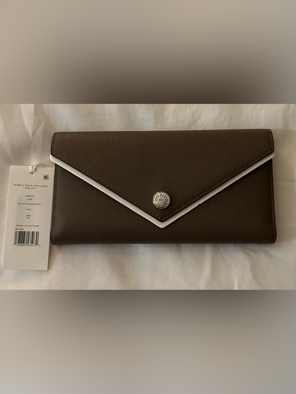 Tory Burch Pebble Envelope Long Wallet in Wild Mushroom. NWT